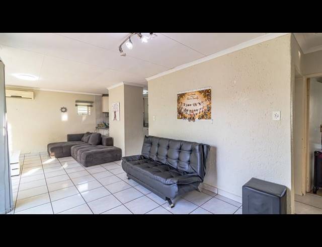 3 BEDROOM TOWNHOUSE FOR SALE IN WINCHESTER HILLS